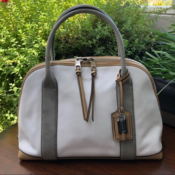 Coach Handbags - 🌸 Coach purse